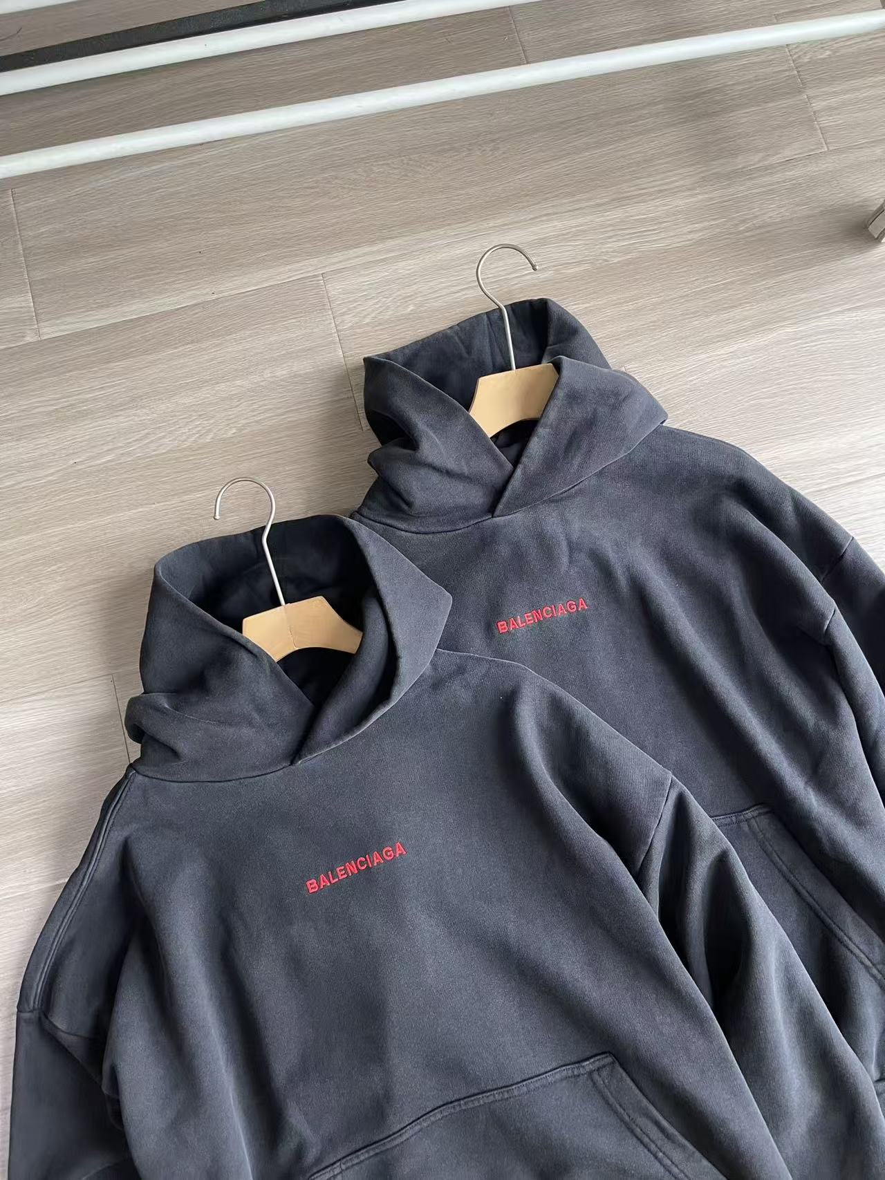Balenciaga Paris FW25 Red Letter Hooded Long Sleeve Oversized Cotton Sweatshirt, Regular Fit, Unisex