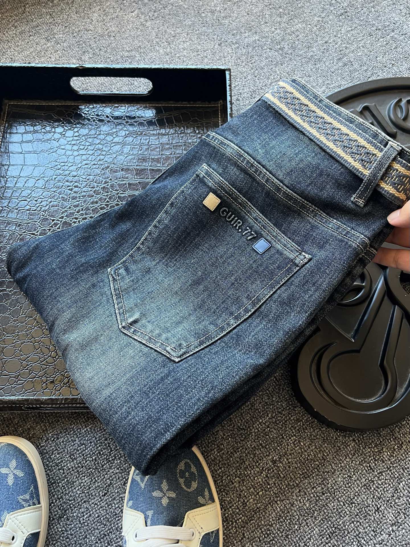 Balenciaga/Balenciaga Double B Heavy duty Washed Jeans! Henglong is on sale for tens of thousands of yuan.