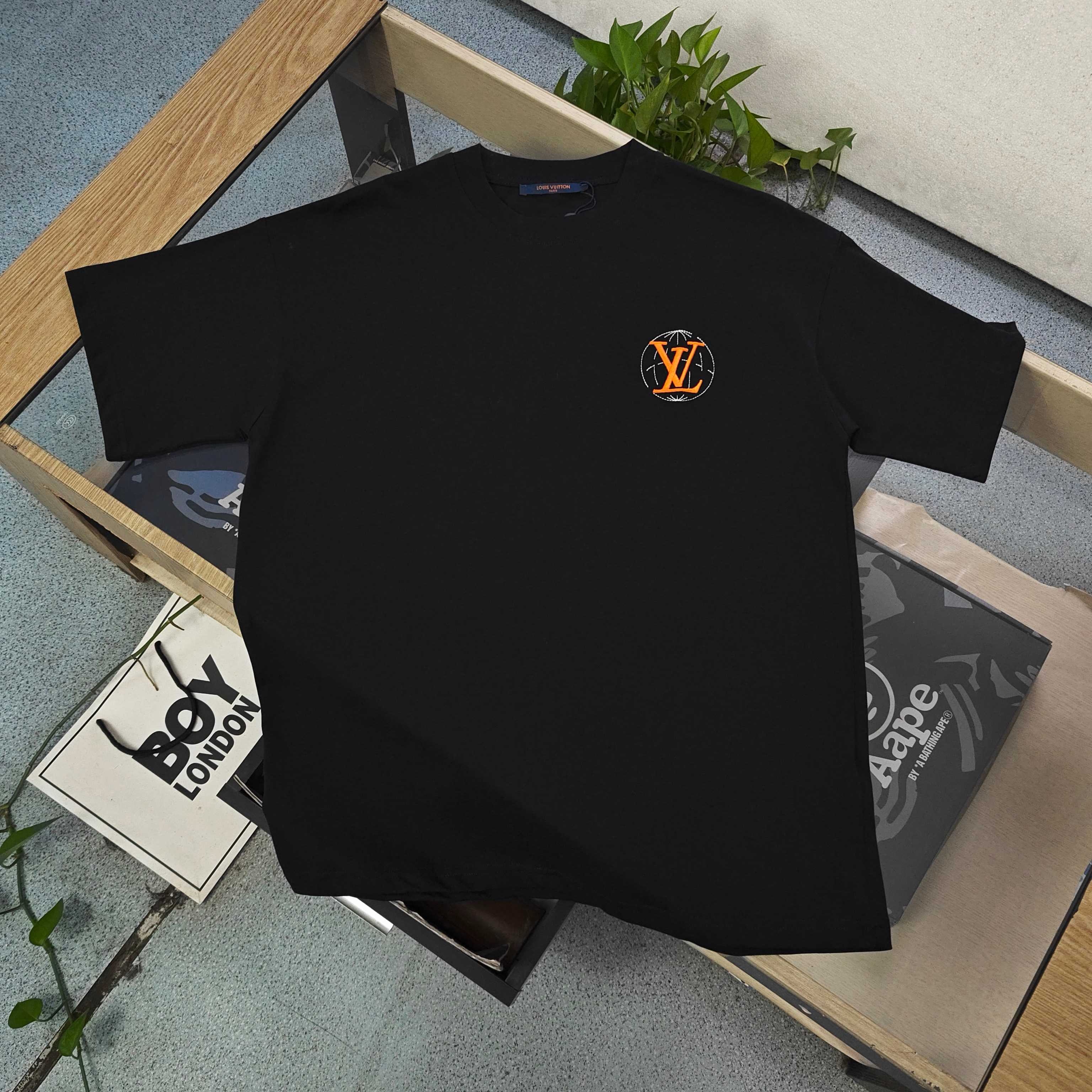 Louis Vuitton Earth Logo Embroidery Unisex Loose Fit Short Sleeve T-shirt product image 3 thumbnail