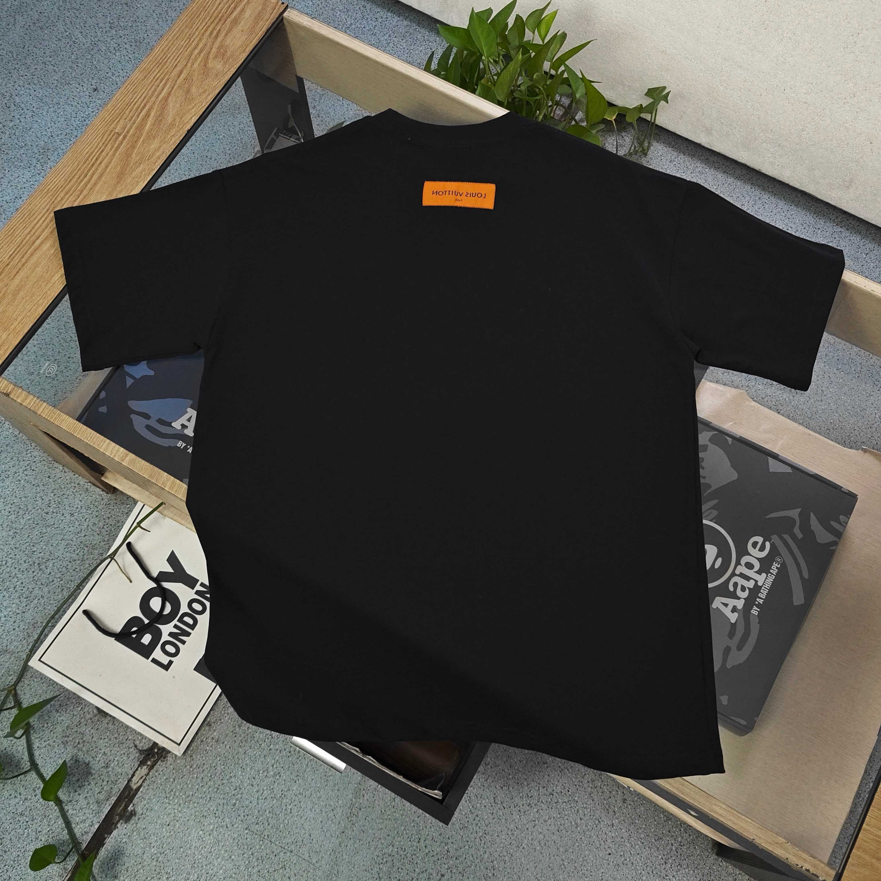 Louis Vuitton Earth Logo Embroidery Unisex Loose Fit Short Sleeve T-shirt product image 4 thumbnail