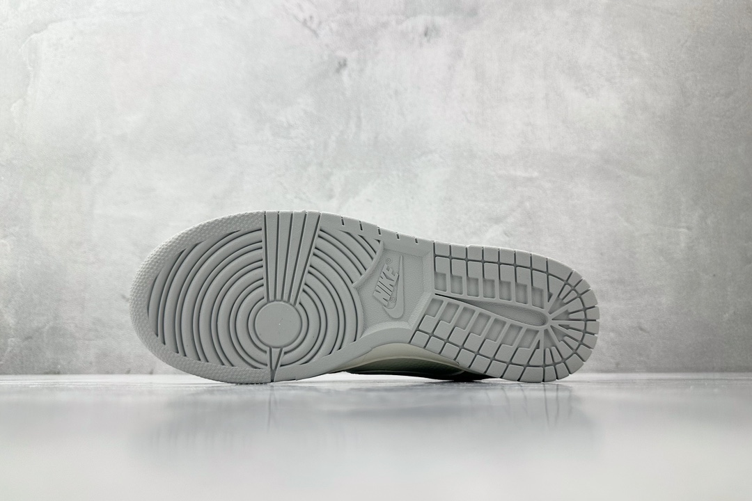Nike Dunk Low North Face Collaboration - Off-White/Grey product image 4 thumbnail