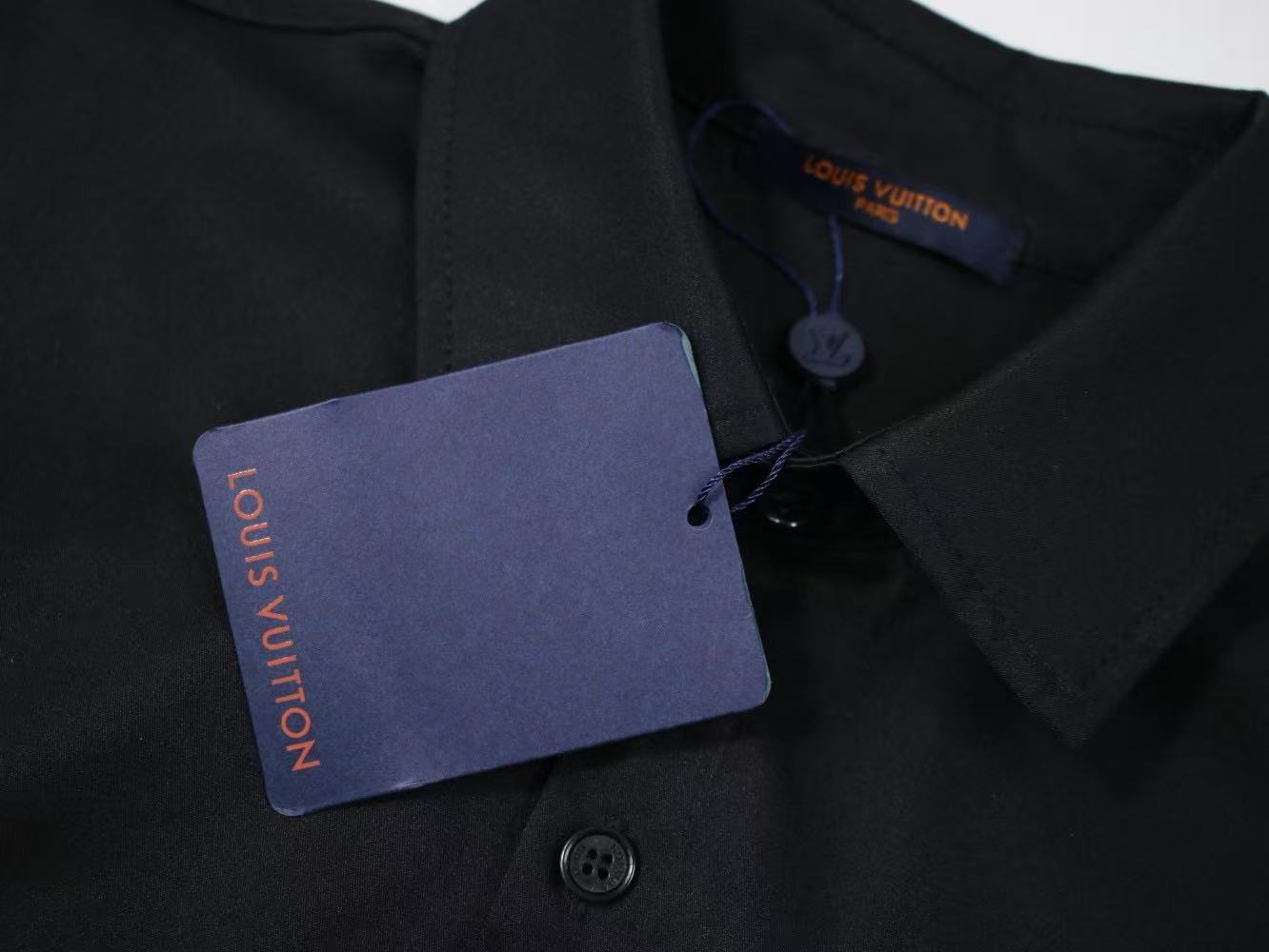 Louis Vuitton 2024SS Flocked Patch Workwear Style Unisex Shirt Jacket product image 5 thumbnail
