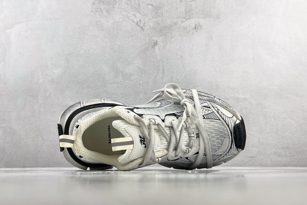 Balenciaga, beige product image 3 thumbnail