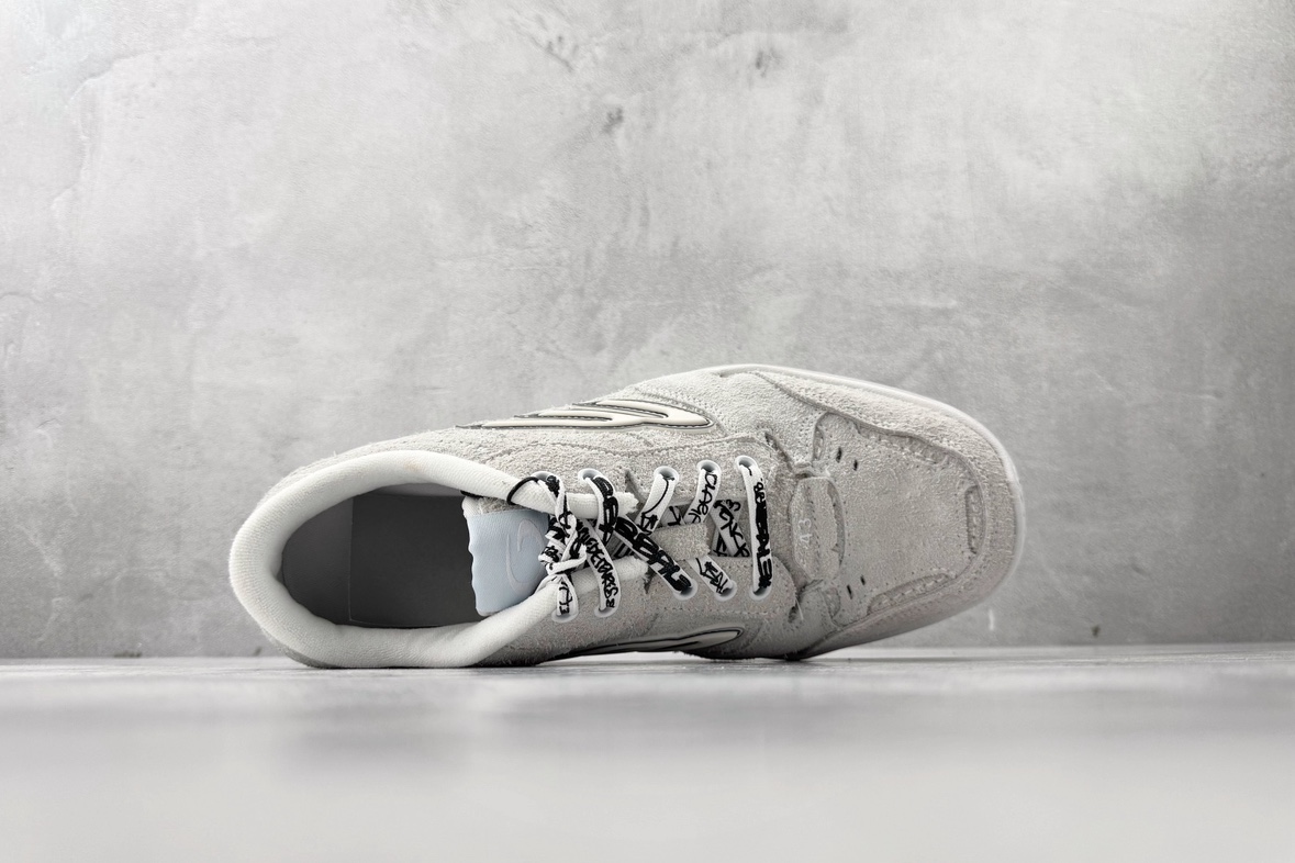 Balenciaga Low-Top Sneaker product image 3 thumbnail