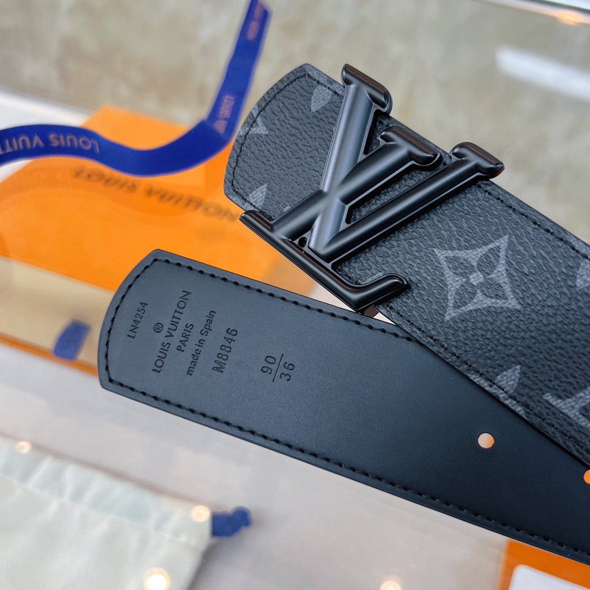 LV Initiales 40 Reversible Belt Monogram Eclipse product image 3 thumbnail