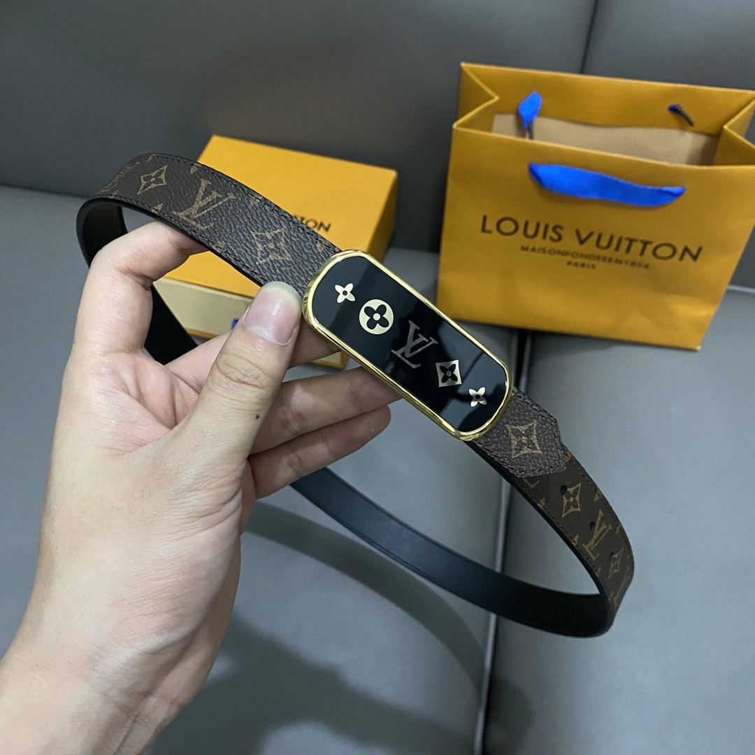 LV 25mm Initiales Reversible Belt Monogram Canvas product image 4 thumbnail