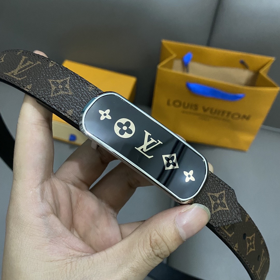 LV 25mm Initiales Reversible Belt Monogram Canvas product image 6 thumbnail