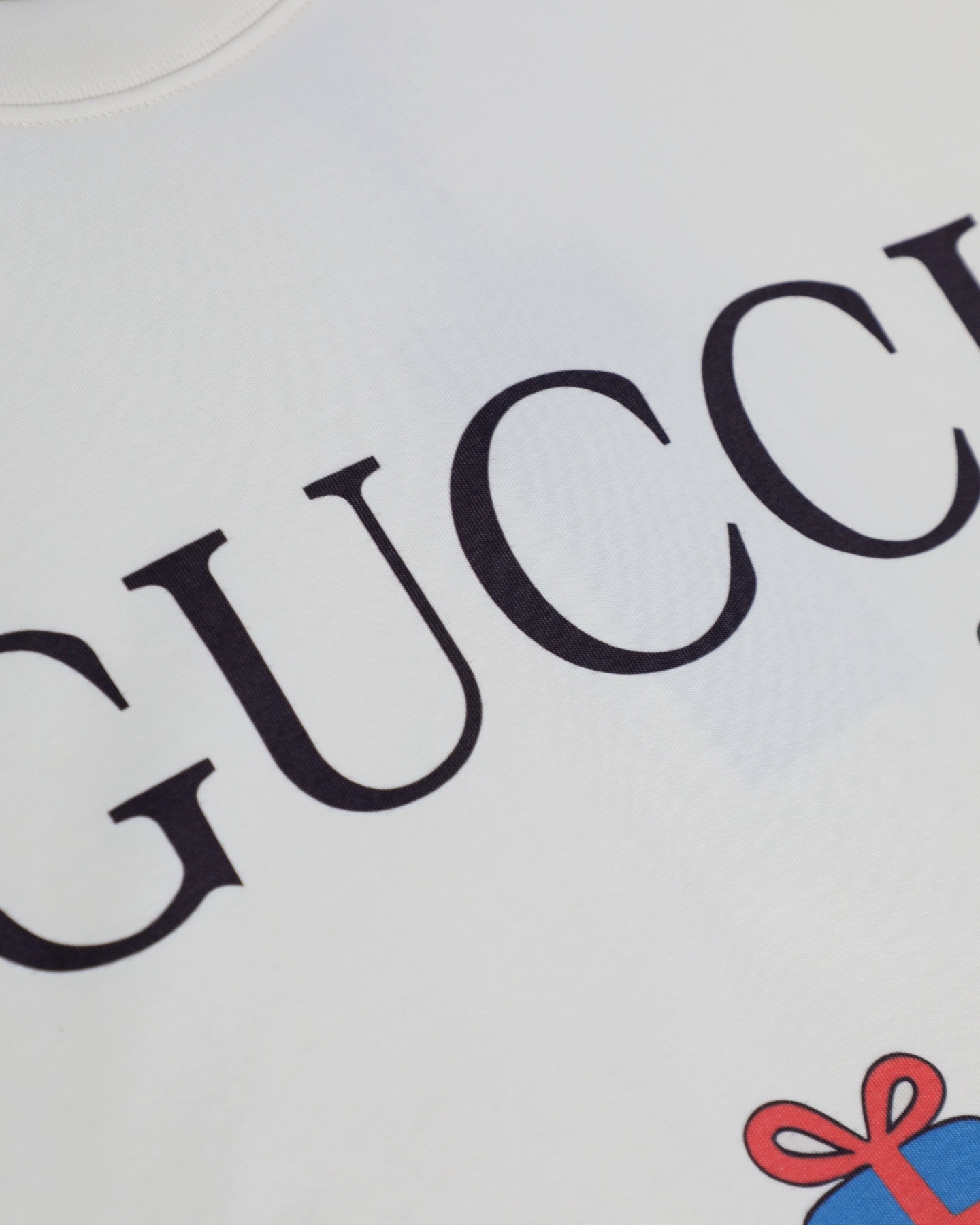 Gucci Carousel Pegasus Print Crew Neck T-shirt product image 4 thumbnail