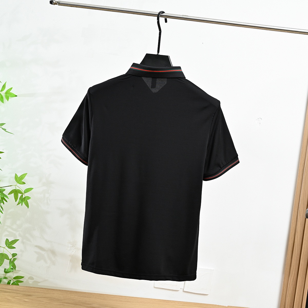 Gucci 26SS Bee Embroidery Collar Pique Polo Shirt product image 2 thumbnail