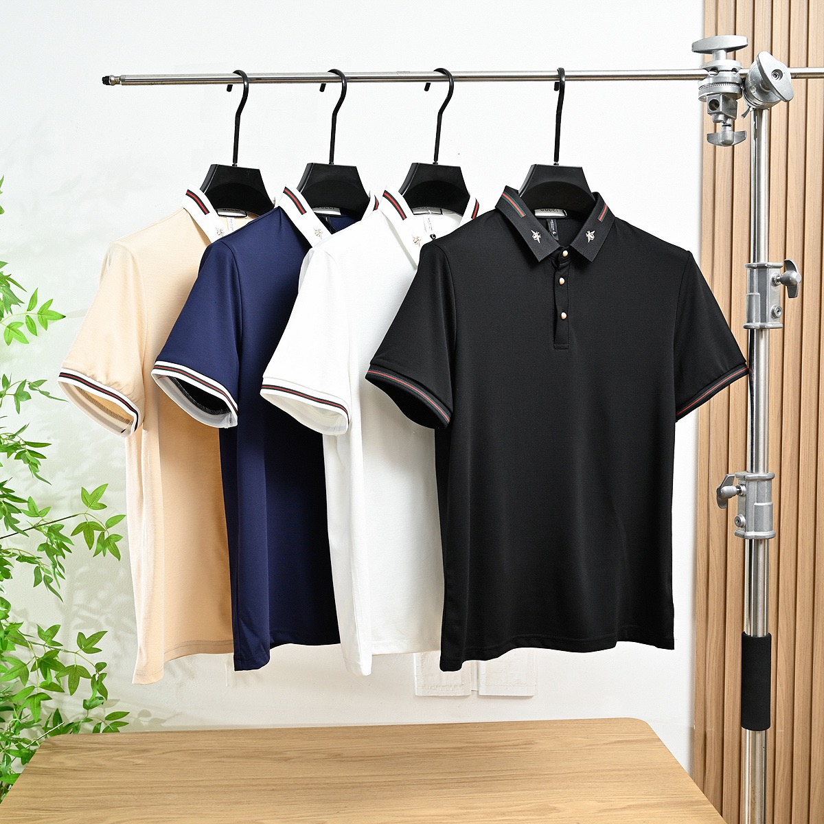 Gucci 26SS Bee Embroidery Collar Pique Polo Shirt product image 3 thumbnail