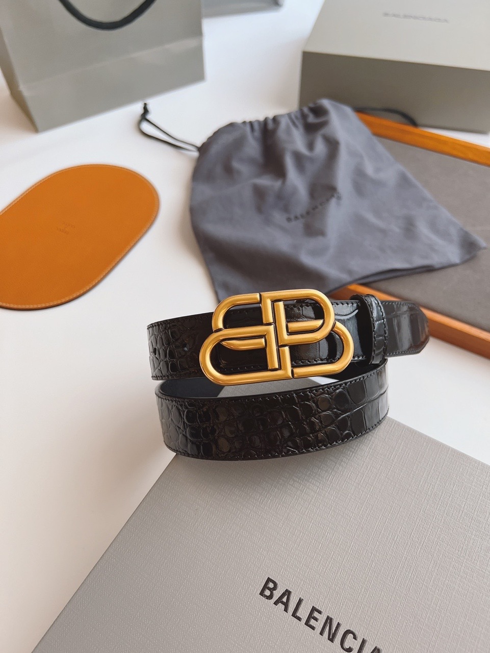 Balancing BB Leather  product image 2 thumbnail