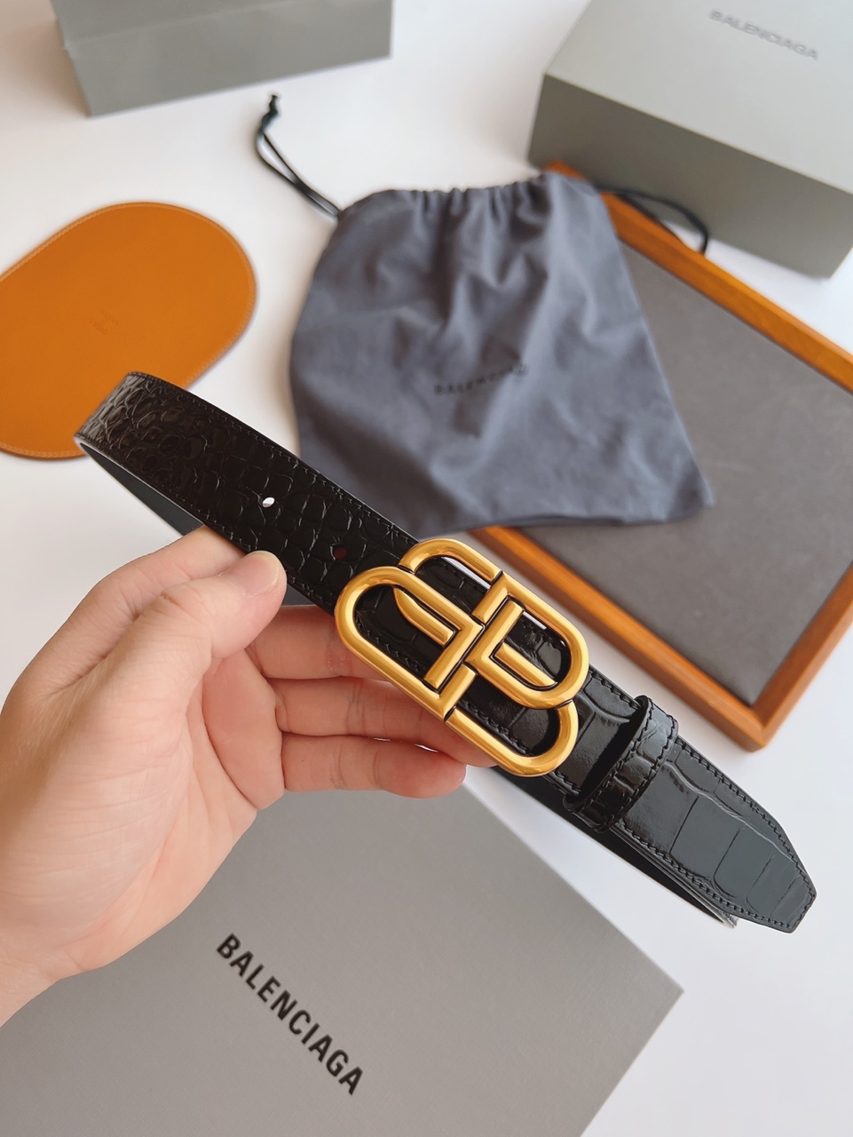 Balancing BB Leather  product image 3 thumbnail