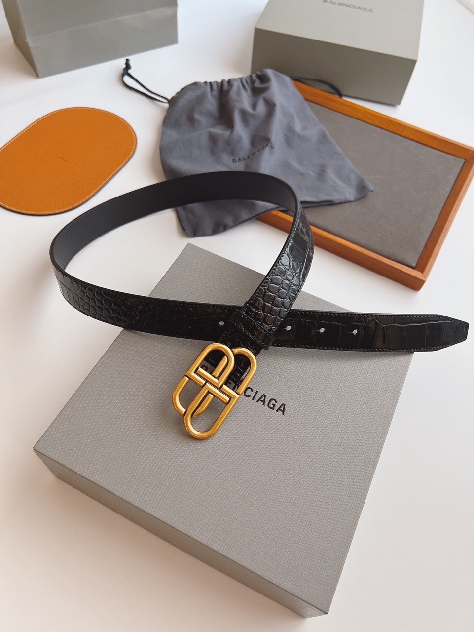 Balancing BB Leather  product image 5 thumbnail