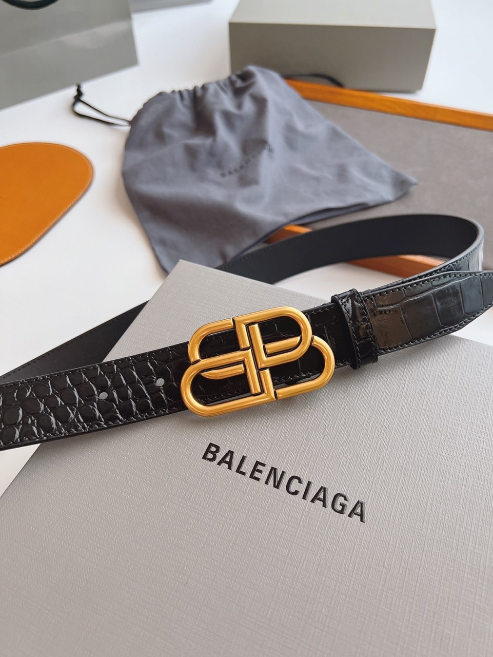 Balancing BB Leather  product image 6 thumbnail