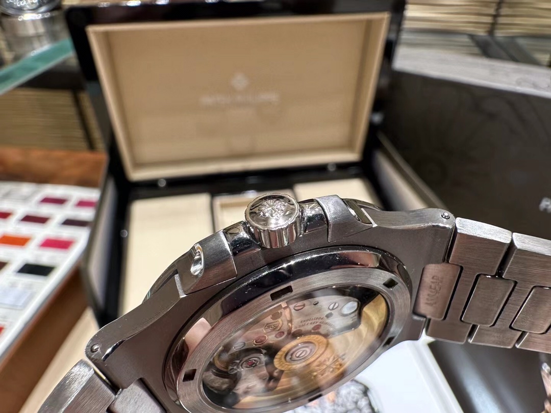 Patek Philippe Nautilus-Style Automatic Watch – Stainless Steel Edition product image 3 thumbnail