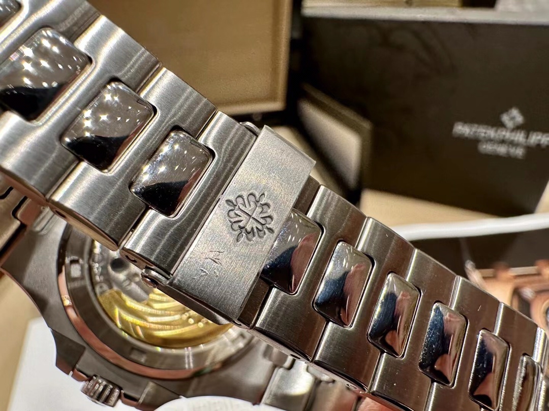 Patek Philippe Nautilus-Style Automatic Watch – Stainless Steel Edition product image 6 thumbnail