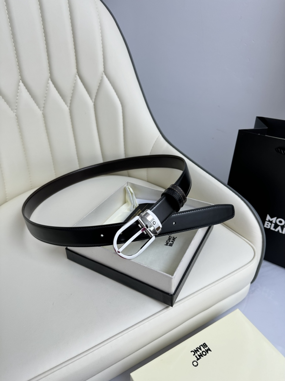 Mont Blanc Classic Designer Men's Leather Belt product image 2 thumbnail