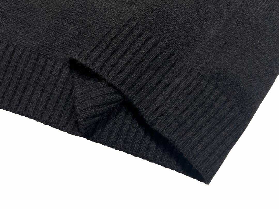 Prada-Style Logo Crew Neck Knit Sweater product image 6 thumbnail