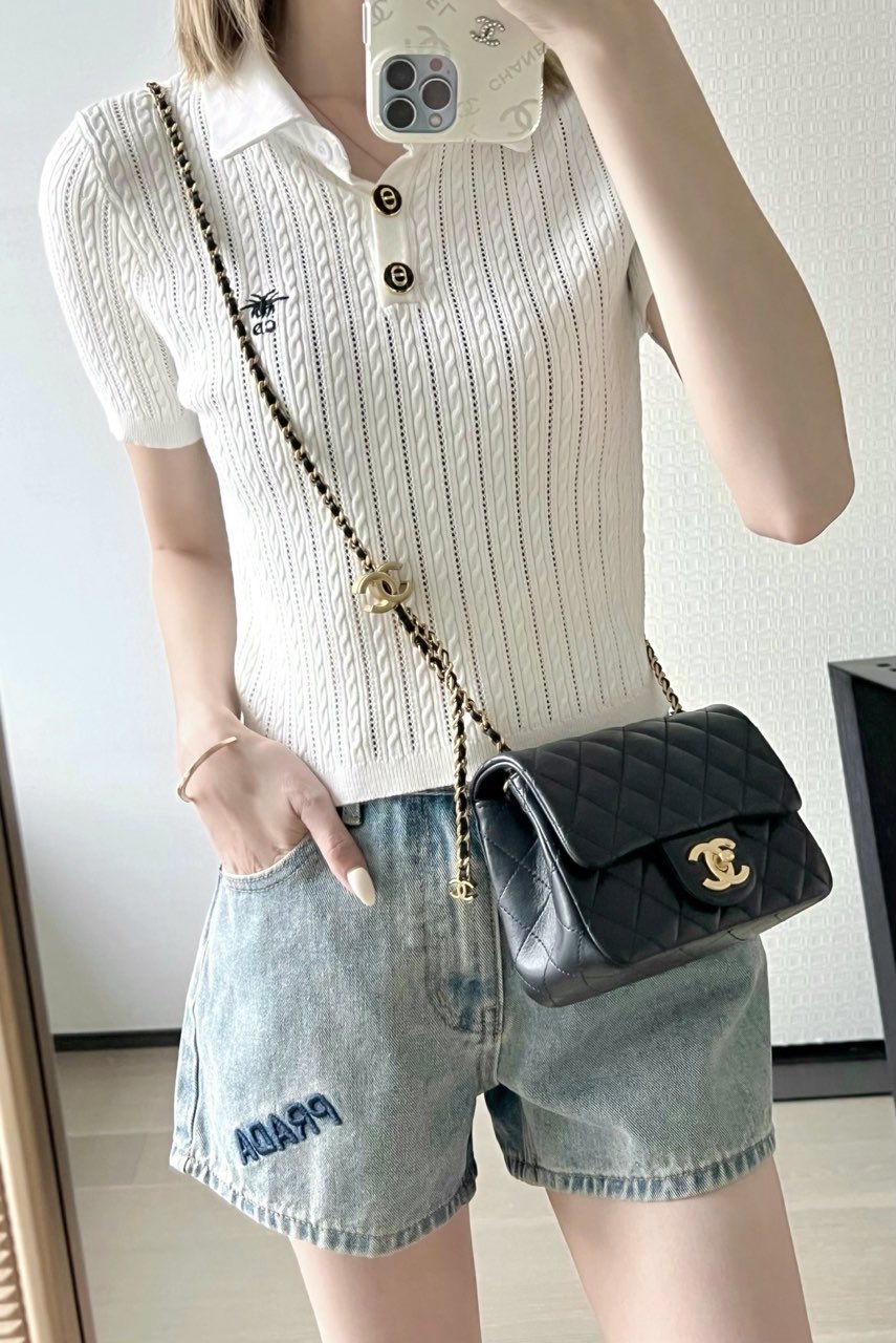     Black Quilted Chain Crossbody Bag product image 2 thumbnail