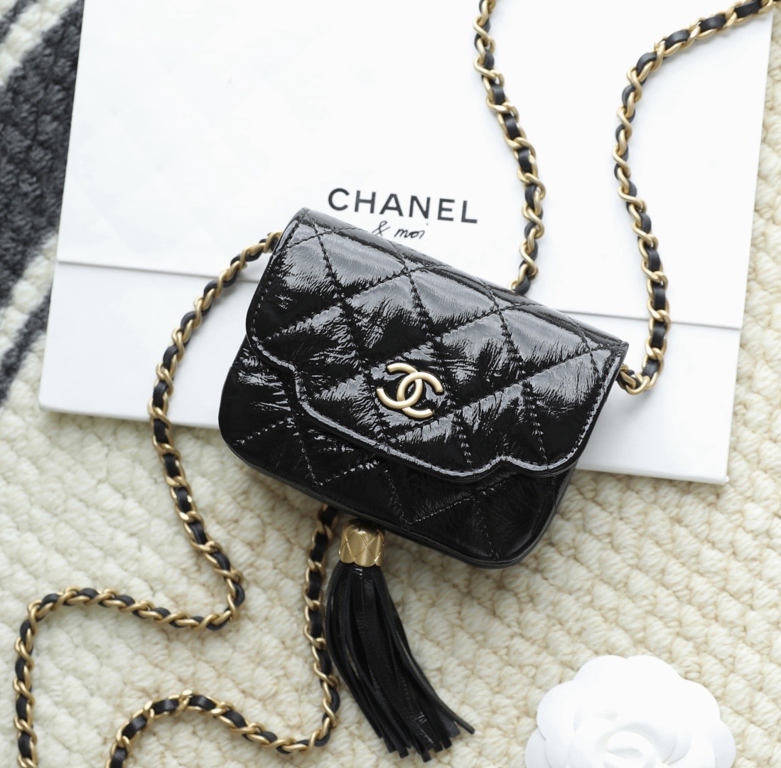     Black Quilted Tassel Mini Chain Crossbody Bag product image 2 thumbnail