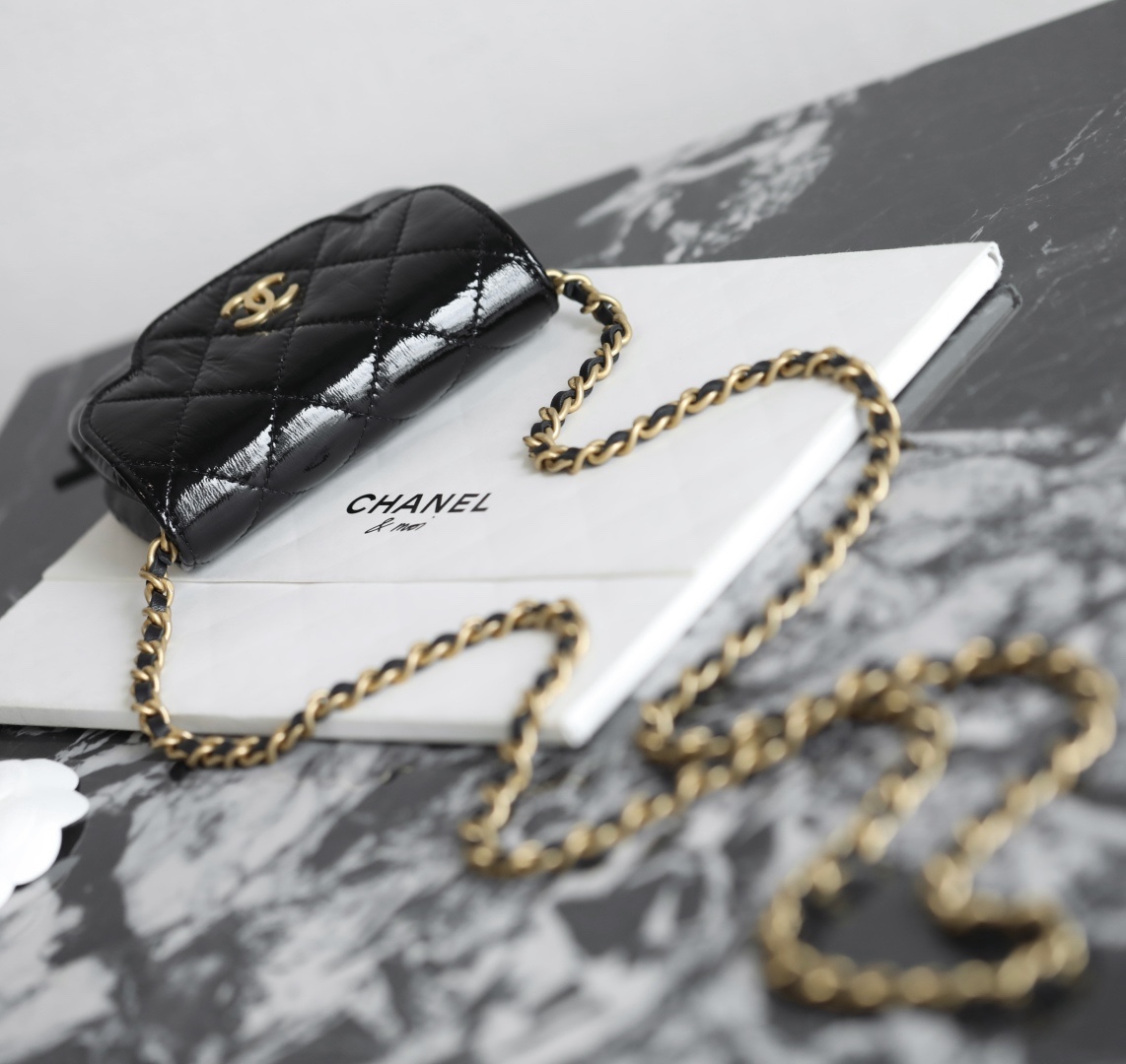     Black Quilted Tassel Mini Chain Crossbody Bag product image 4 thumbnail