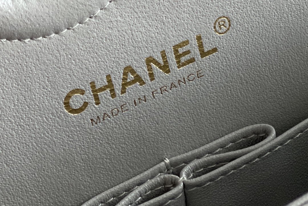     Light Grey Quilted Flap Chain Shoulder Bag product image 4 thumbnail