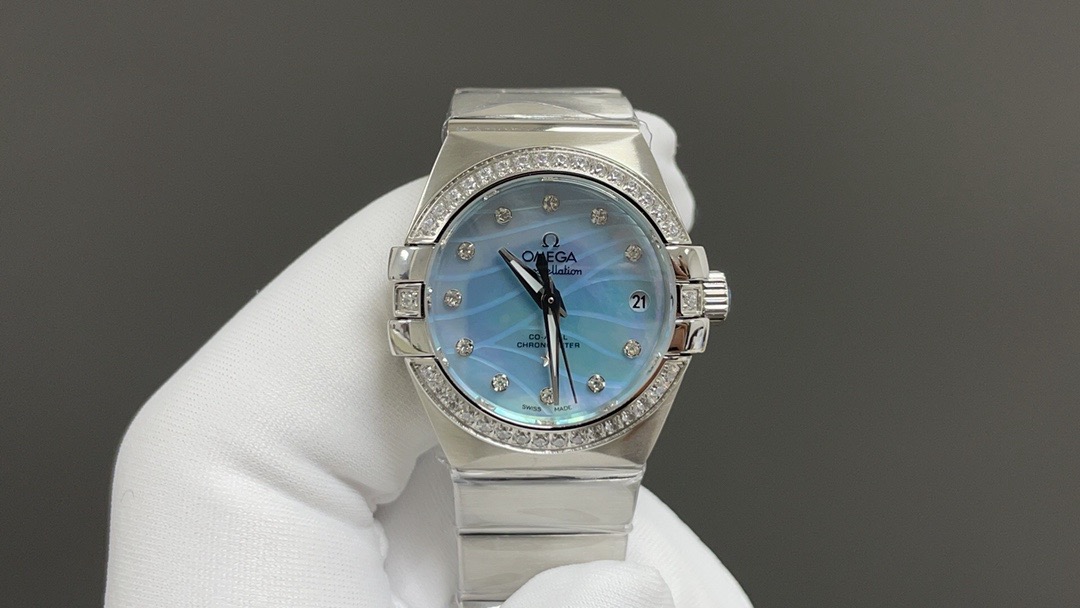Omega Constellation Pluma Ladies Watch – Iridescent Blue Mother-of-Pearl Dial