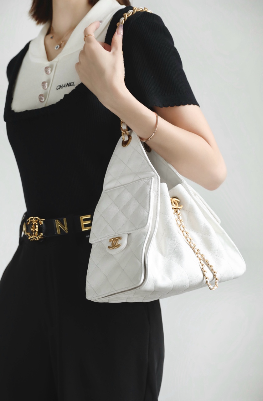     Quilted White Leather Bucket Shoulder Bag product image 5 thumbnail