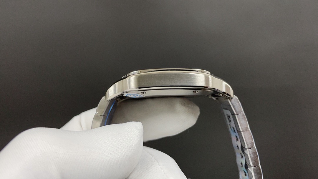 Cartier Santos 39.5mm Blue Dial Automatic Watch product image 4 thumbnail