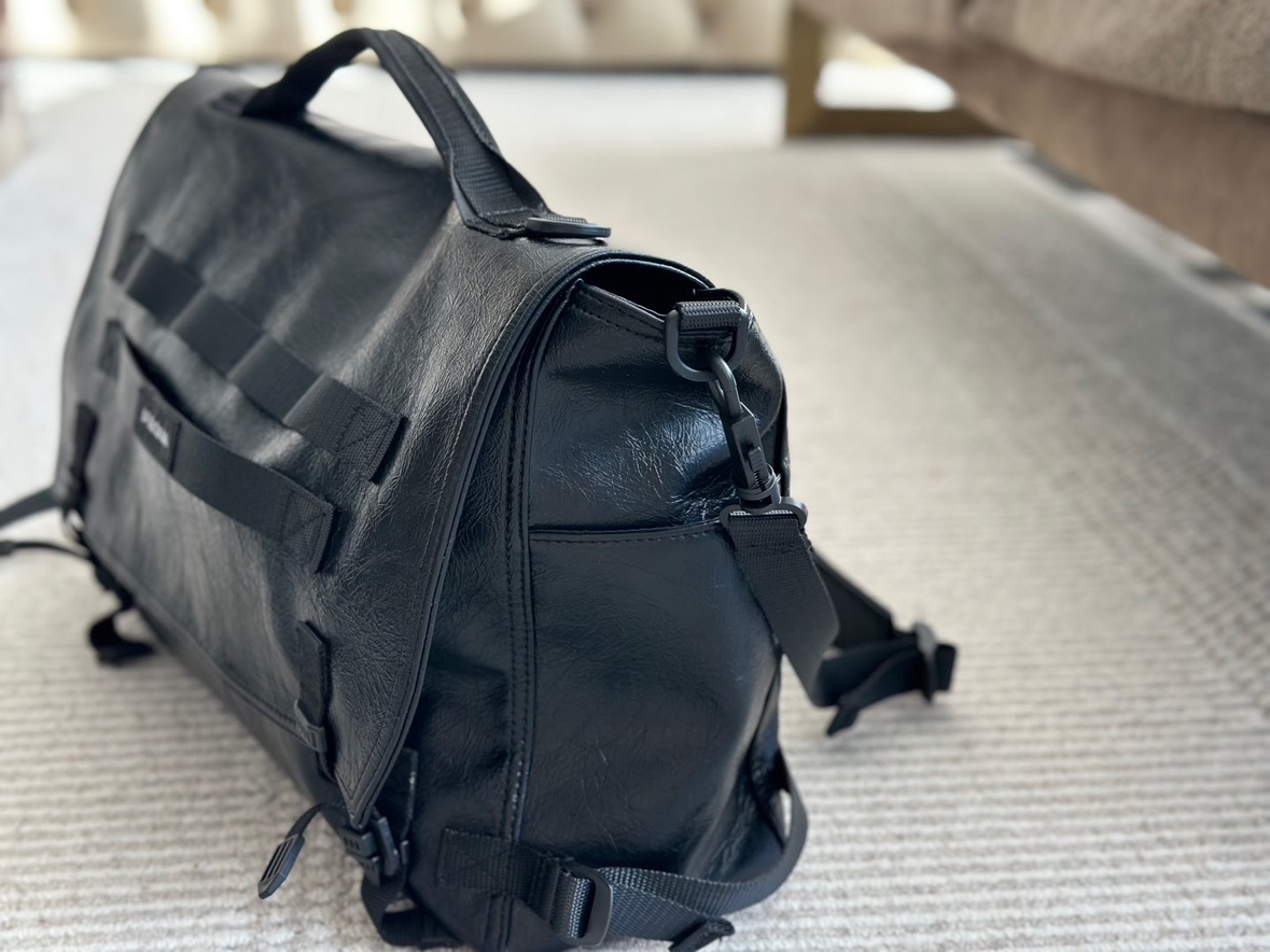     Black Utility Messenger Shoulder Bag product image 3 thumbnail
