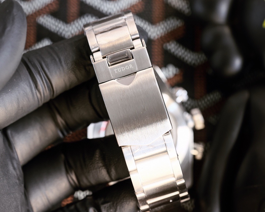 Tudor Black Bay Chrono Panda Dial 41mm Watch product image 6 thumbnail