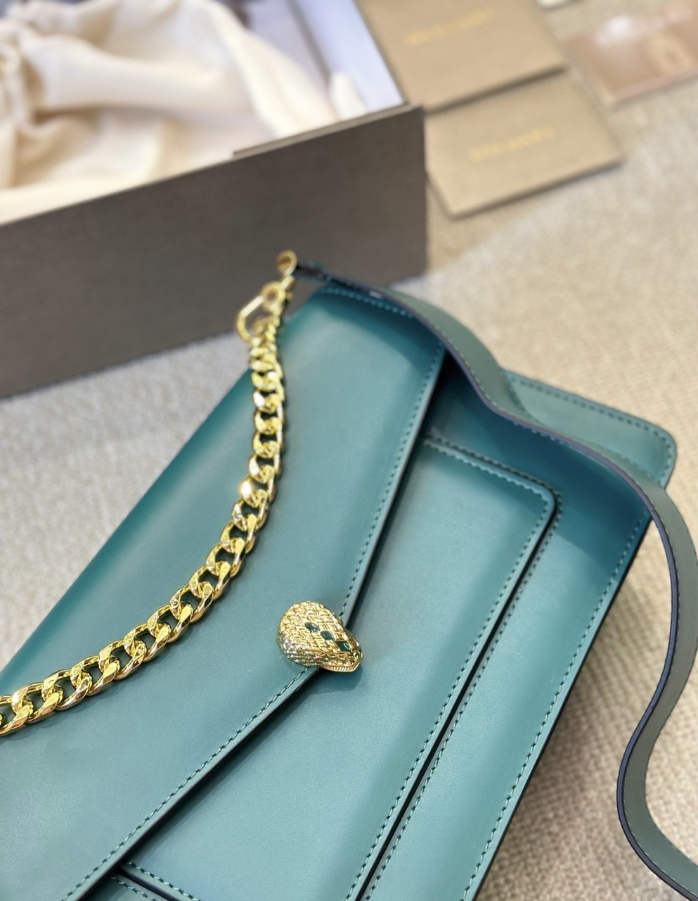 Bvlgari Serpenti SS24 Limited Edition WOC Accordion Chain Shoulder Bag – Green product image 2 thumbnail