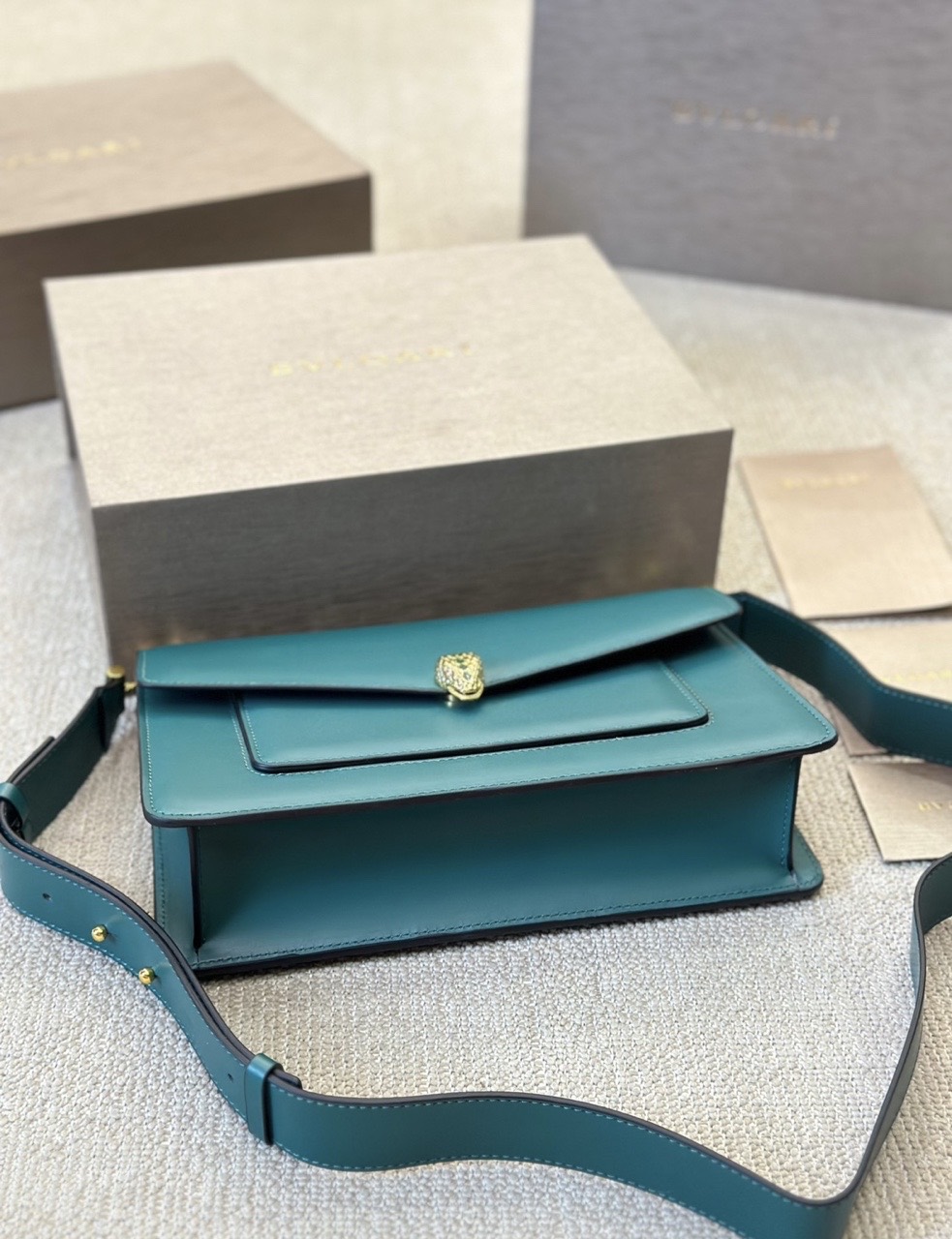 Bvlgari Serpenti SS24 Limited Edition WOC Accordion Chain Shoulder Bag – Green product image 5 thumbnail
