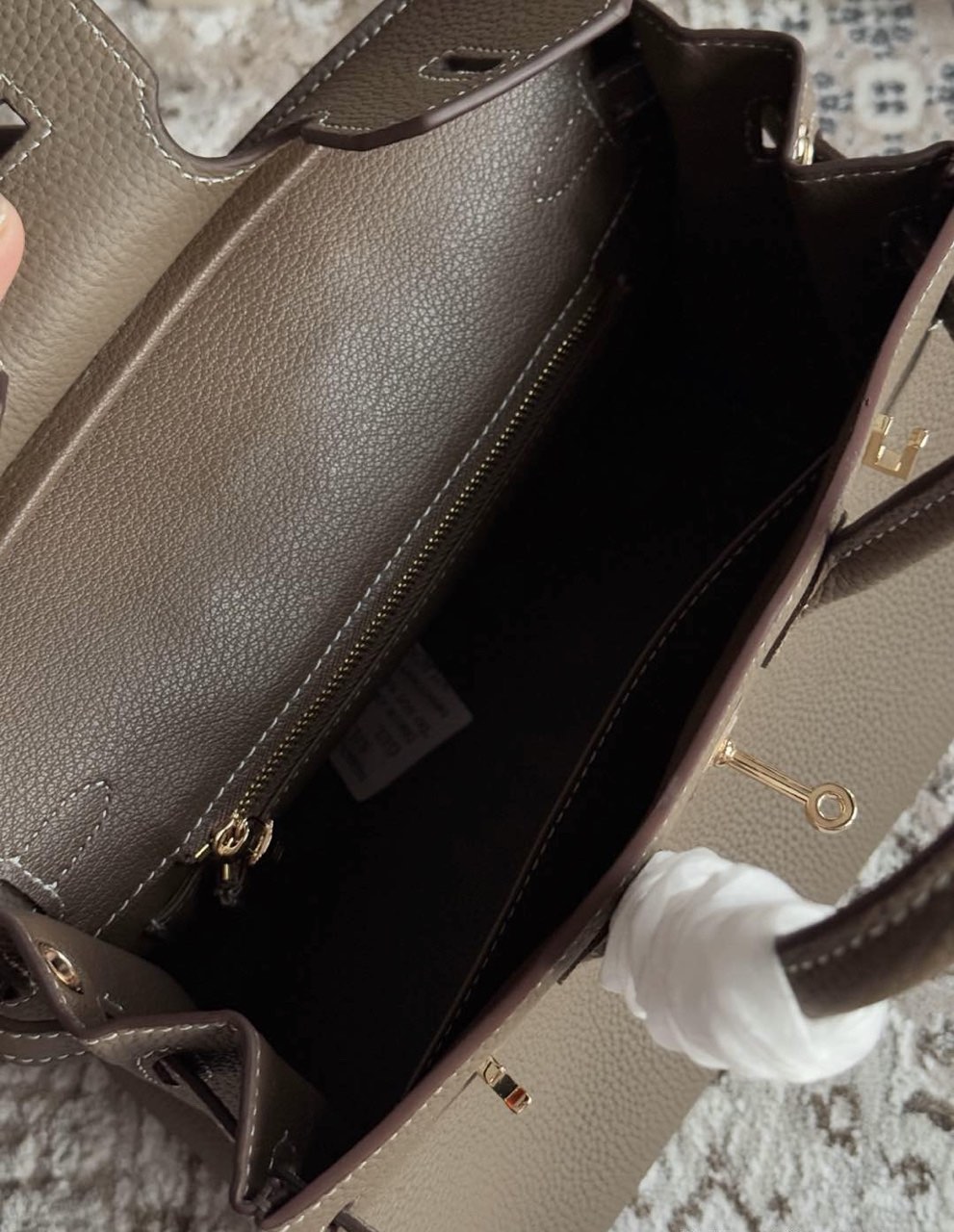 Hermès Birkin 25 Togo Grain Leather Handbag – Classic Edition product image 6 thumbnail