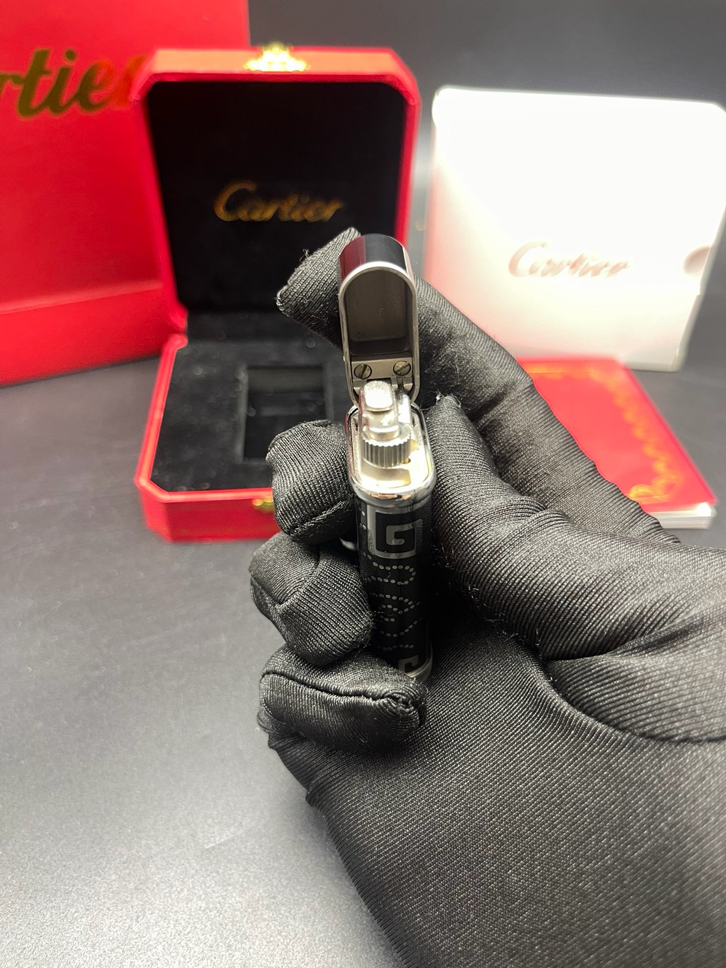 Cartier Black Enamel Auspicious Cloud Pattern Gas Lighter product image 4 thumbnail