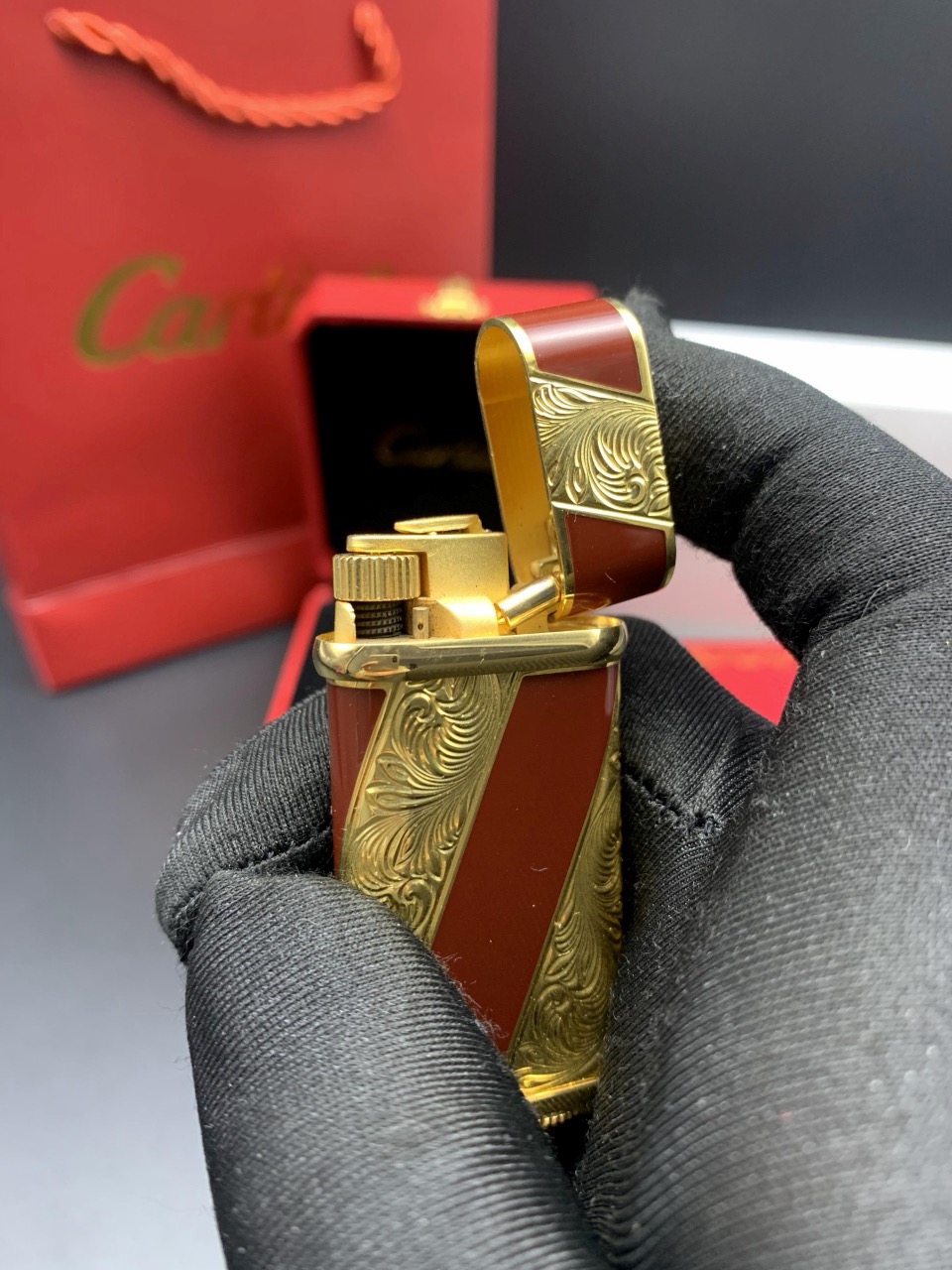 Cartier Red Agate-Style Enamel Gold-Tone Gas Lighter product image 4 thumbnail