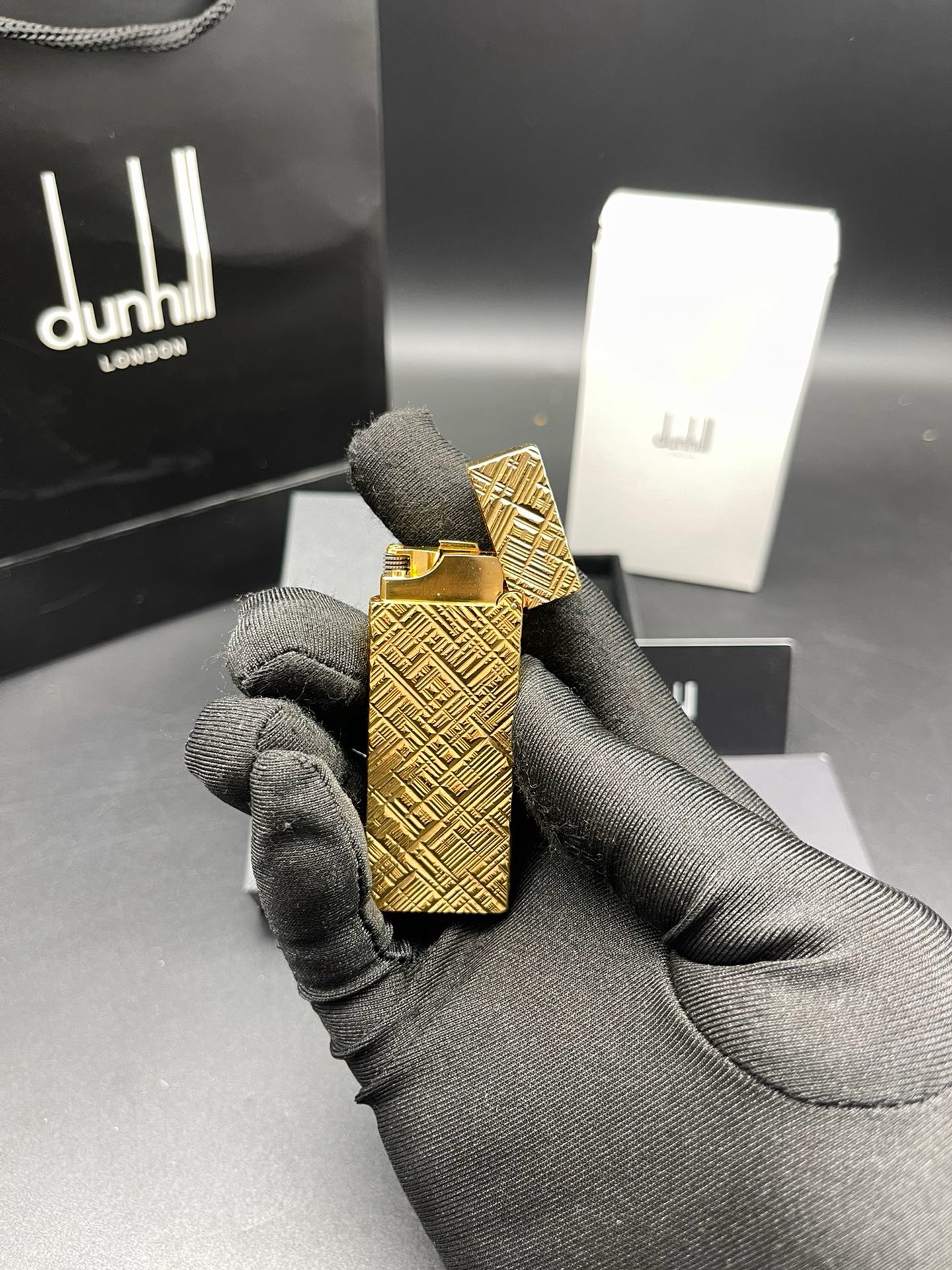 Dunhill Rollagas Gold Plated Gas Lighter – Diamond Cut Pattern product image 3 thumbnail