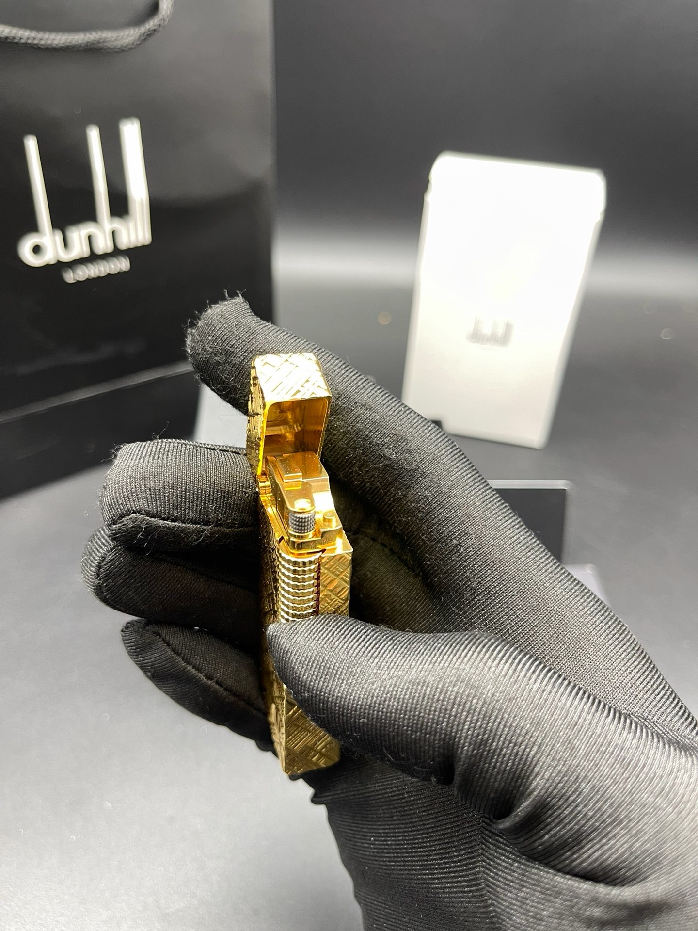 Dunhill Rollagas Gold Plated Gas Lighter – Diamond Cut Pattern product image 4 thumbnail