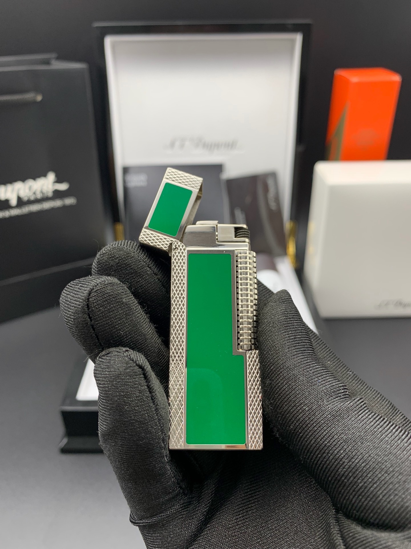 Dunhill Rollagas Green Chinese Lacquer Gas Lighter product image 2 thumbnail