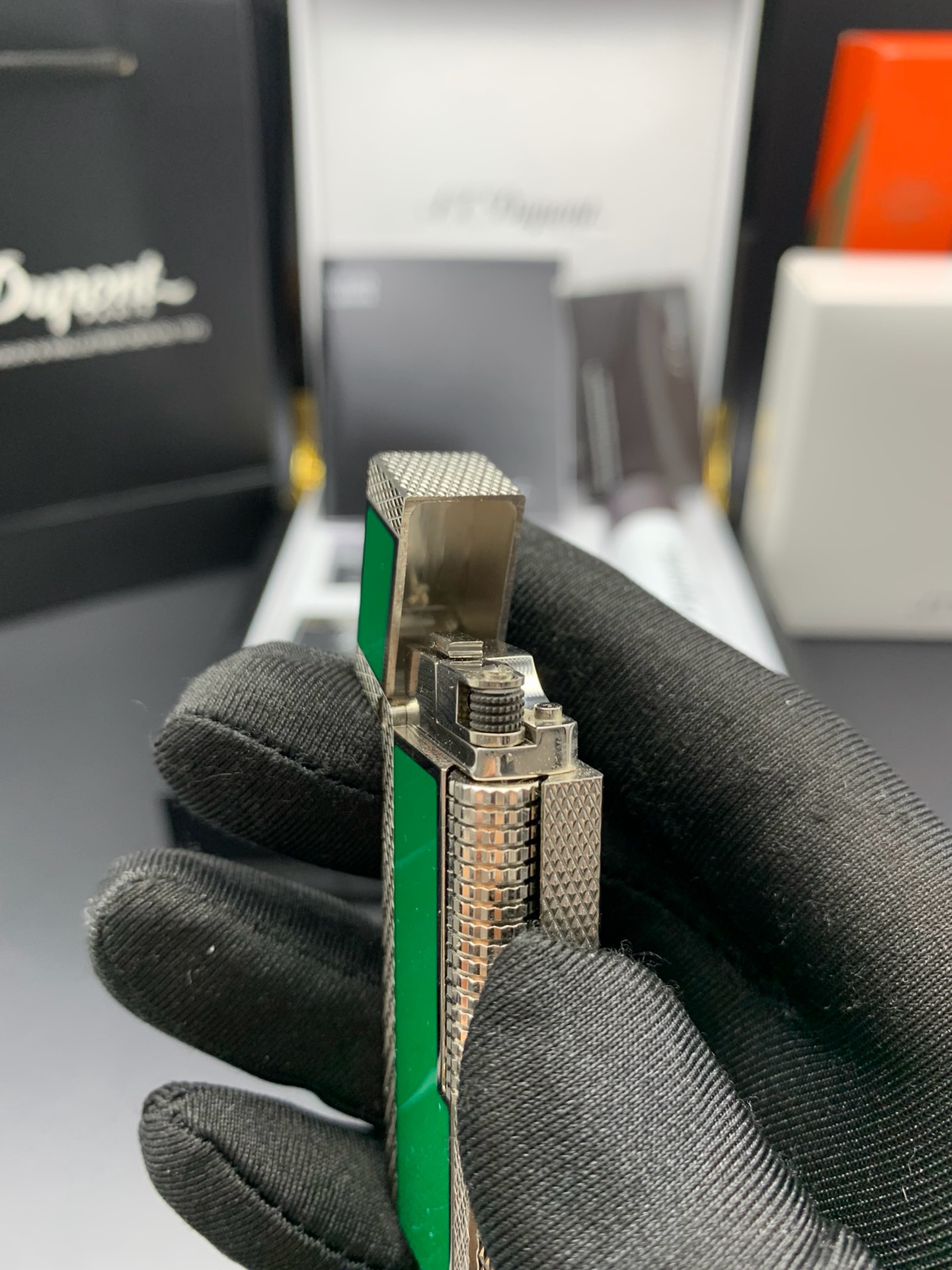 Dunhill Rollagas Green Chinese Lacquer Gas Lighter product image 3 thumbnail