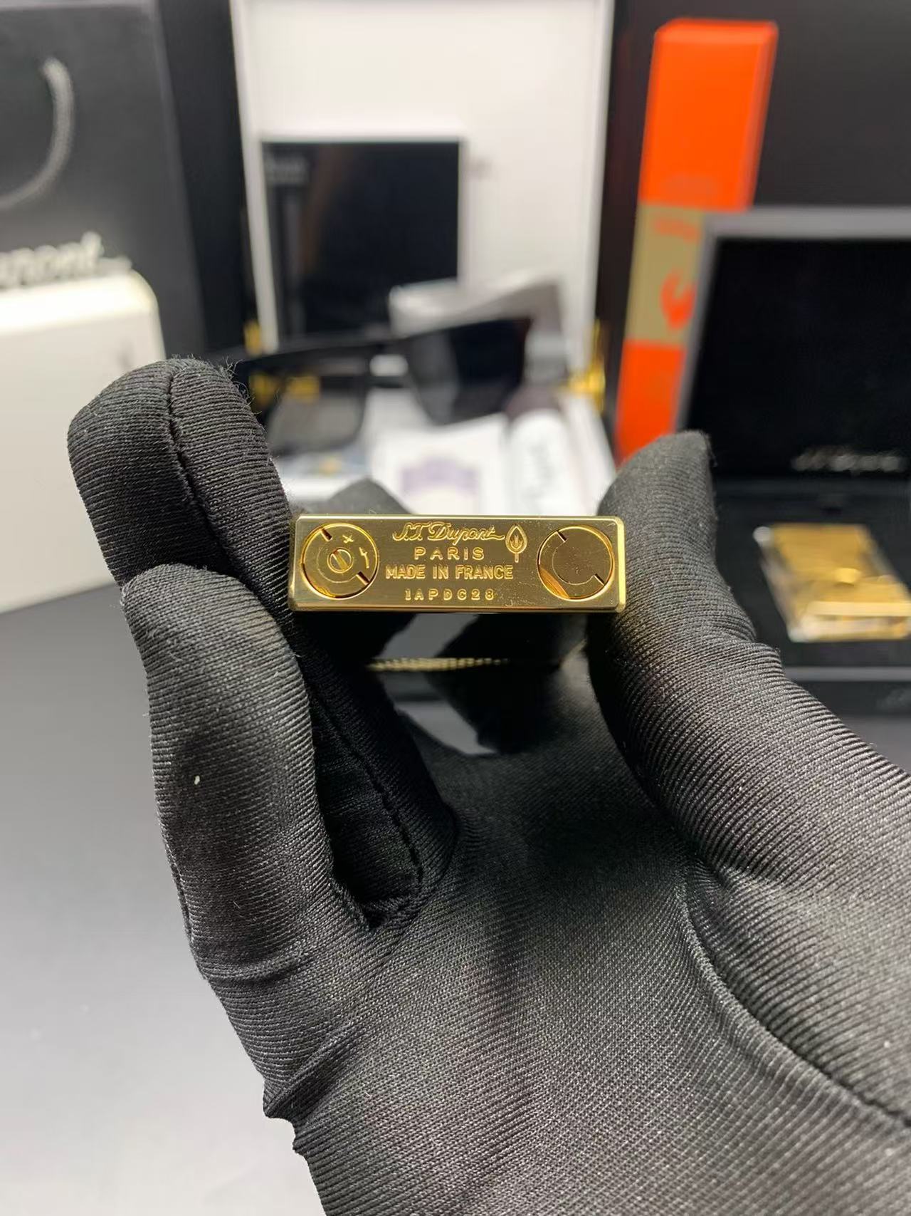 S.T. Dupont Ligne 2 Black Chinese Lacquer Gold Diamond Pattern Lighter product image 5 thumbnail