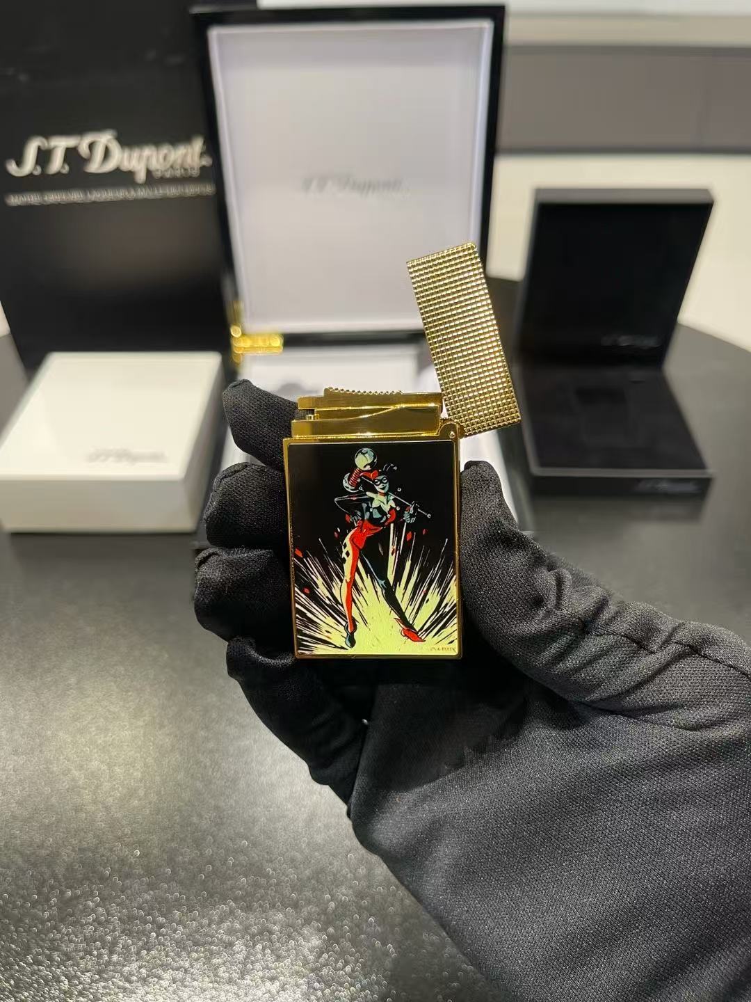 S.T. Dupont Ligne 2 Harley Quinn Black Lacquer Limited Edition Lighter product image 3 thumbnail