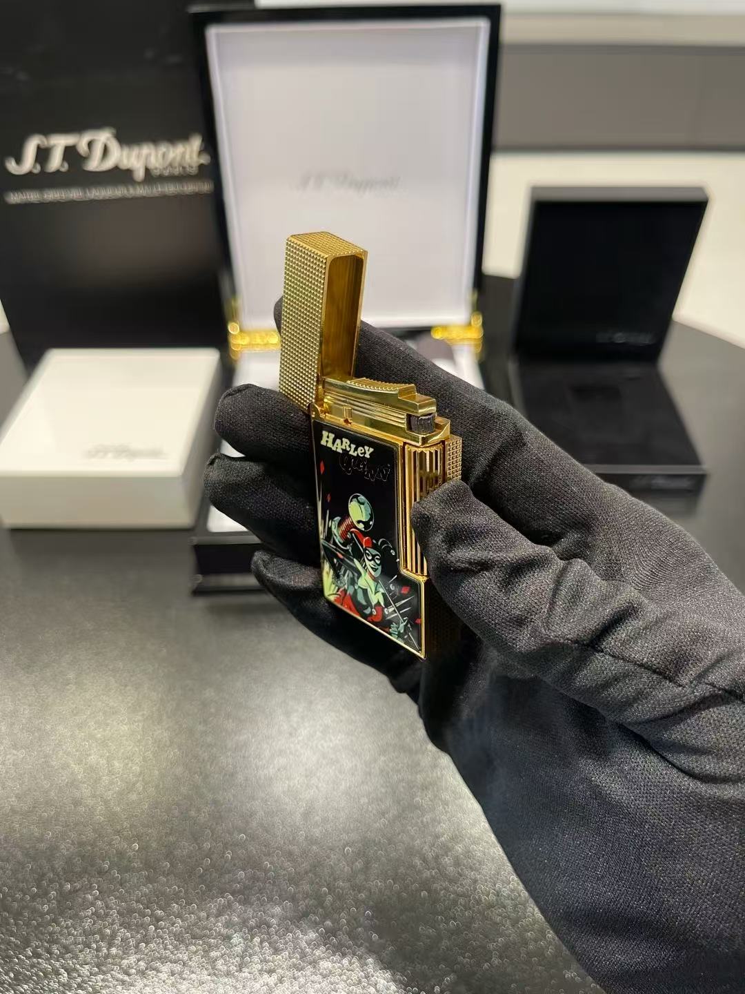 S.T. Dupont Ligne 2 Harley Quinn Black Lacquer Limited Edition Lighter product image 4 thumbnail