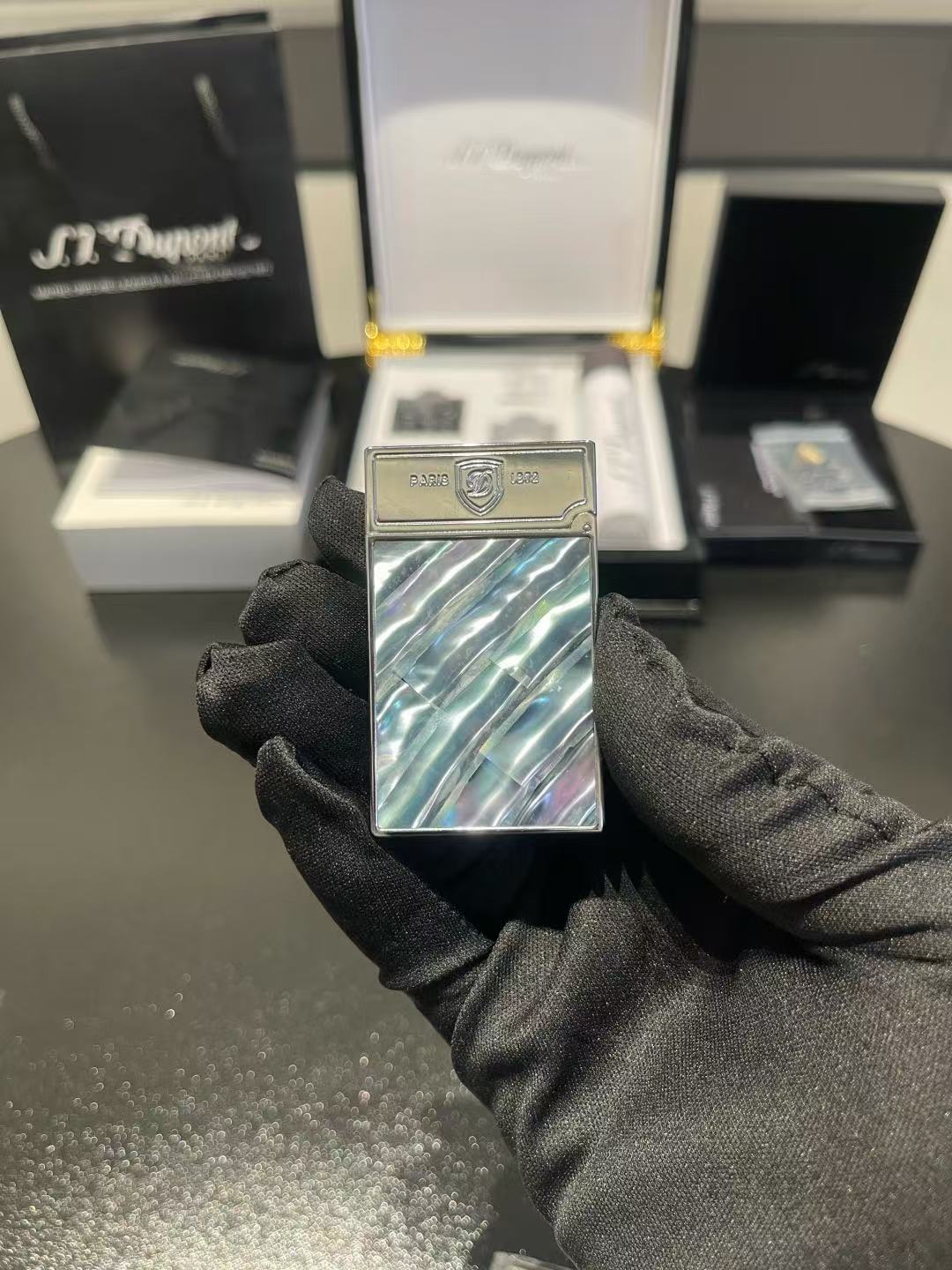 S.T. Dupont Ligne 2 Black Mother-of-Pearl Lighter