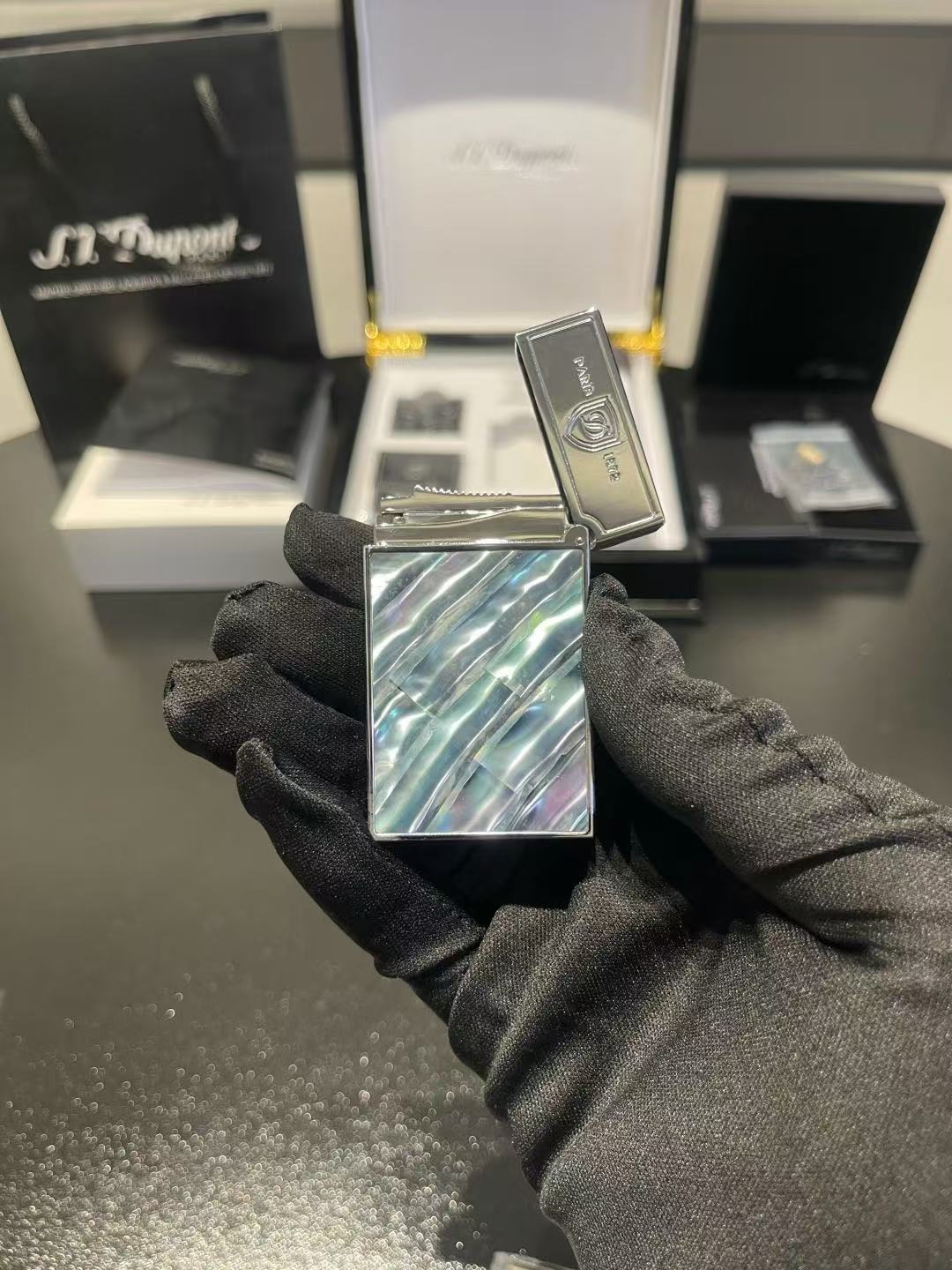 S.T. Dupont Ligne 2 Black Mother-of-Pearl Lighter product image 3 thumbnail