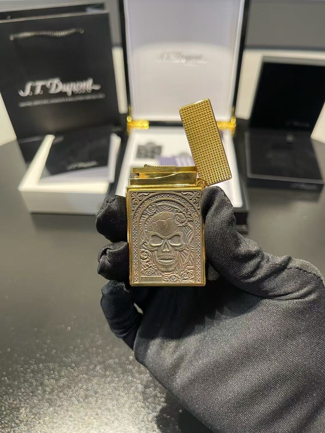 S.T. Dupont Ligne 2 Day of the Dead Skull Rose Limited Edition Lighter product image 3 thumbnail