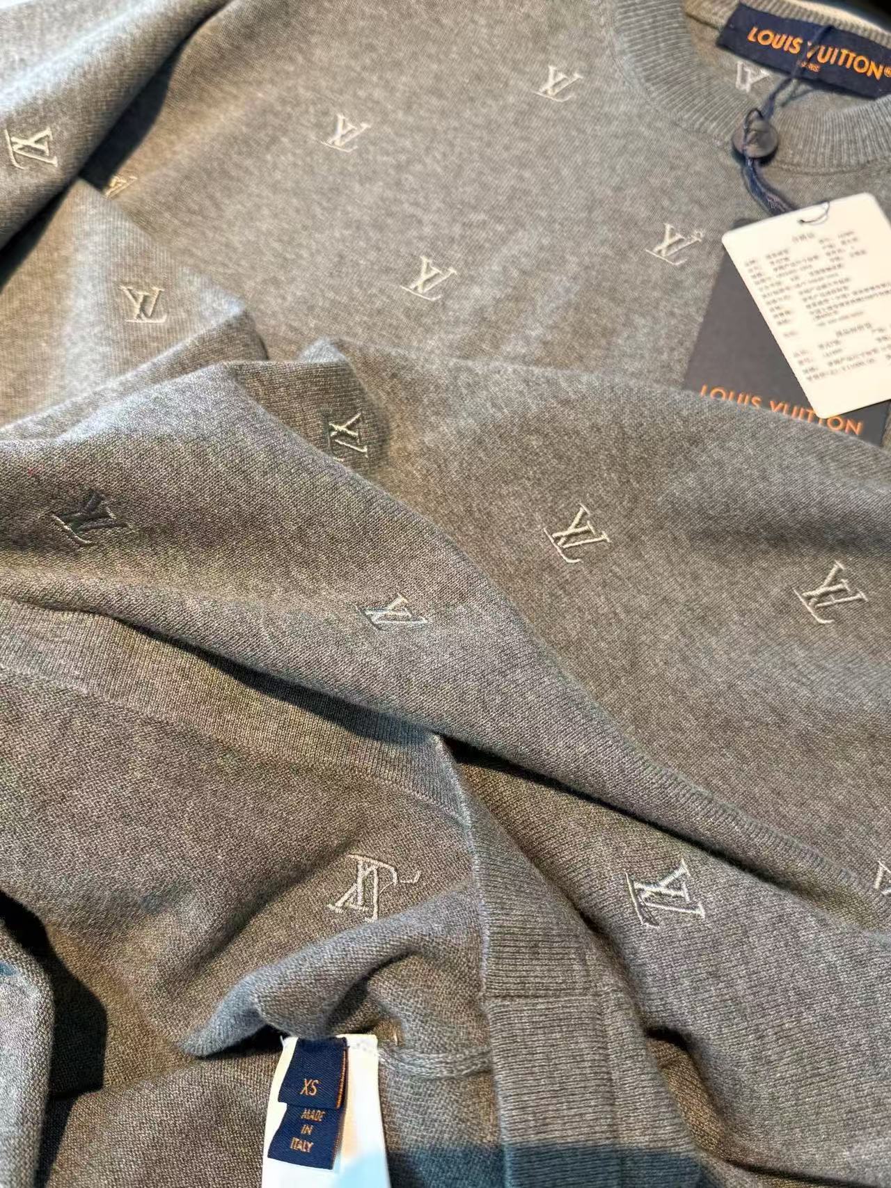 Louis Vuitton All-Over Tonal LV Embroidered Knit T-Shirt product image 5 thumbnail