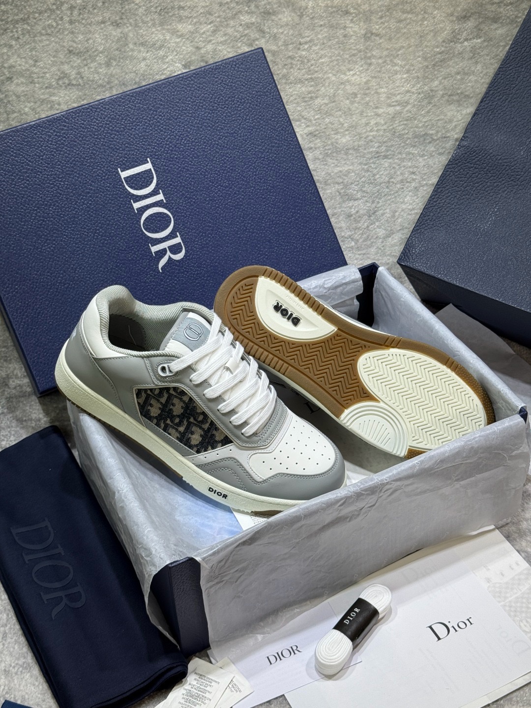 Christian Dior B27 Grey White Oblique Jacquard Low-Top Sneakers product image 4 thumbnail