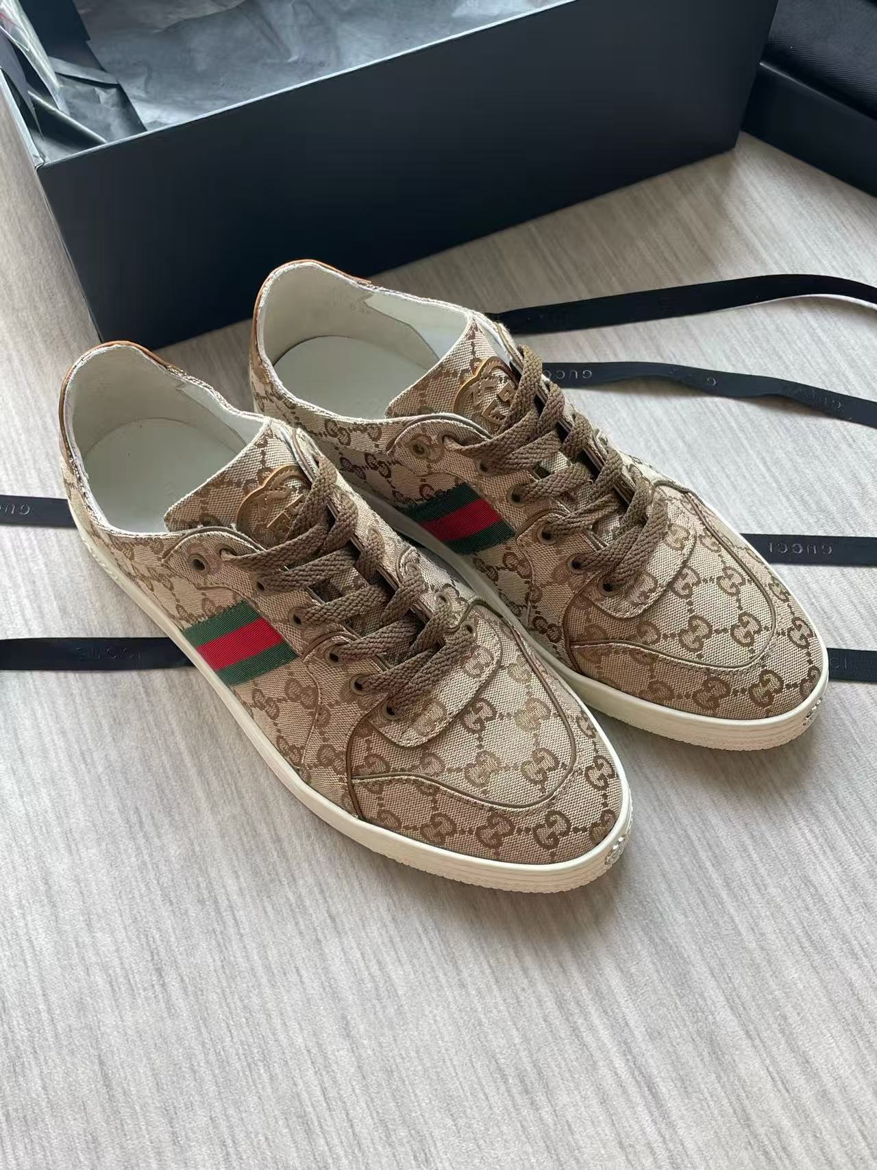 Gucci GG Supreme Red Green Web Stripe Low Top Casual Sneakers