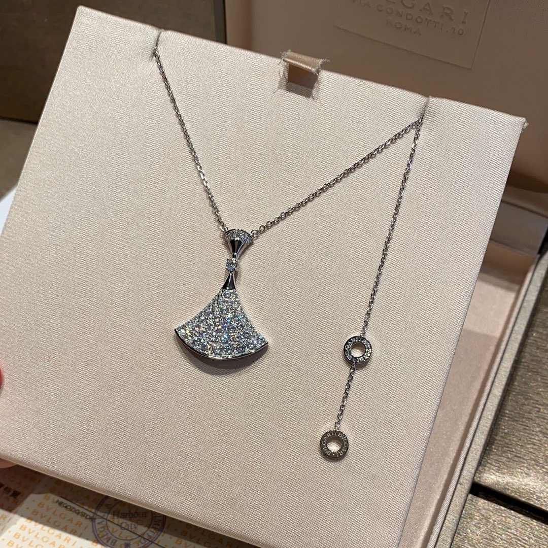 BVLGARI Divas' Dream White Gold Diamond Fan Pendant Necklace